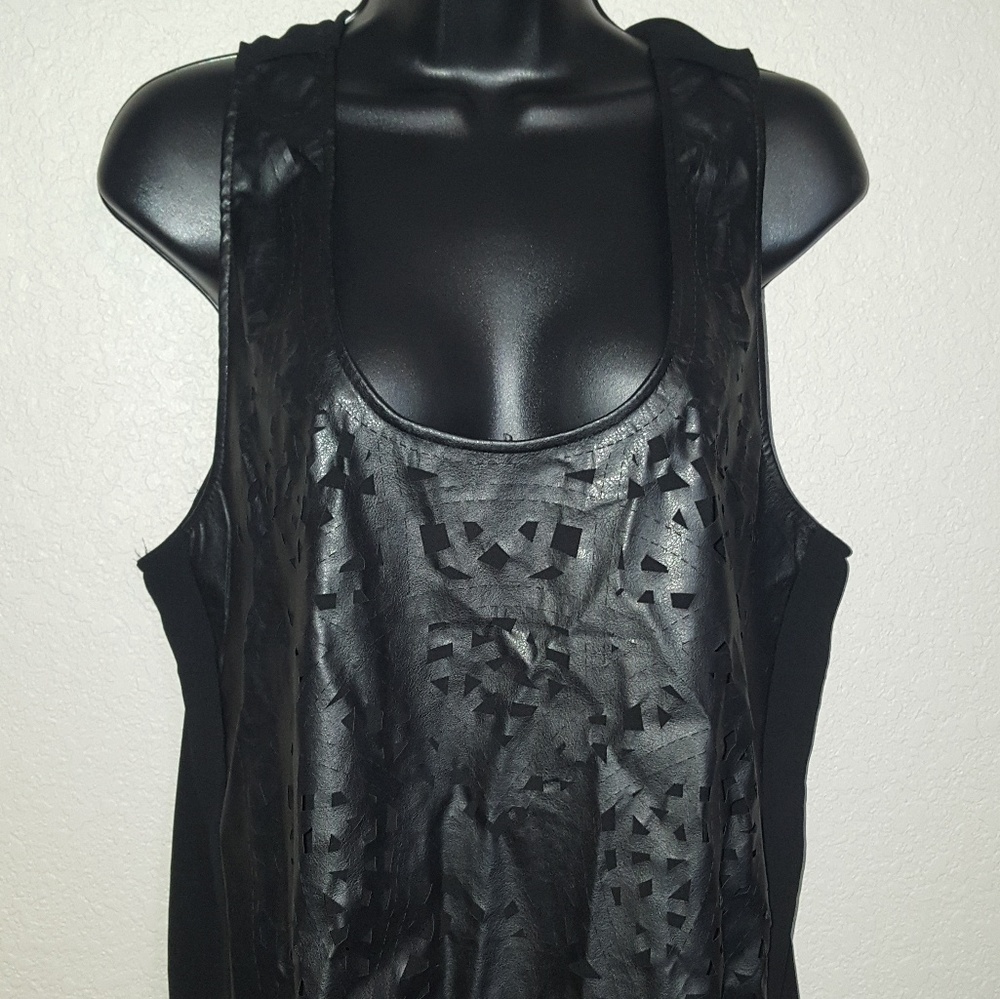 Women's top - Picture 1 of 2